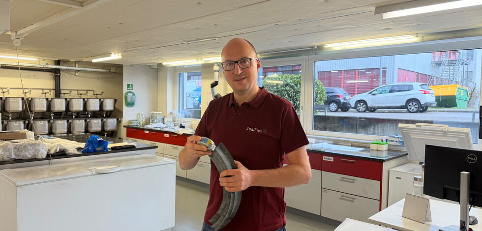 Den Artikel lesen: Florian Müller – Der Forscher unter den Gummihelden